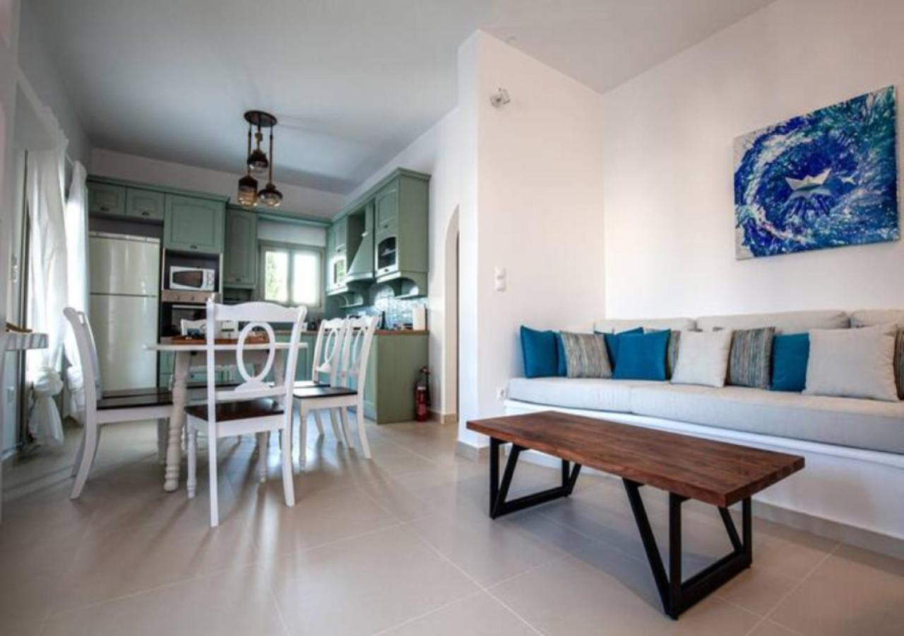 Dafnes Villa 1 Private Pool Perivolos  Bagian luar foto